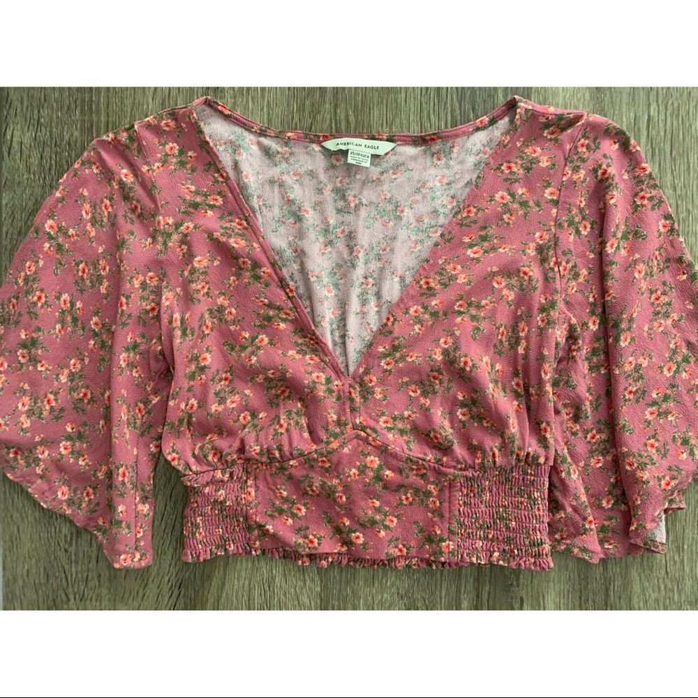 American eagle flounce sleeve floral crop top